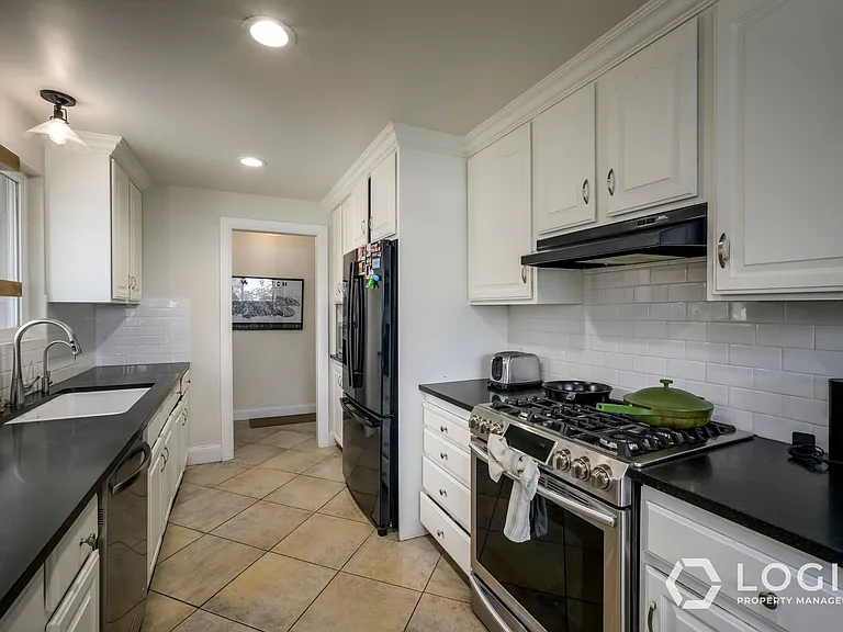 3760 E Millstream Dr — Photo 11