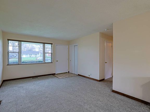 4th image of 61 Essex Pl