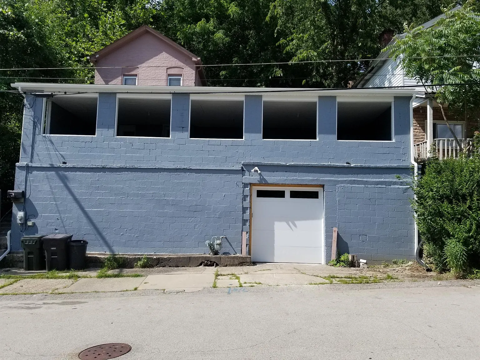 719 Valley St photo 1