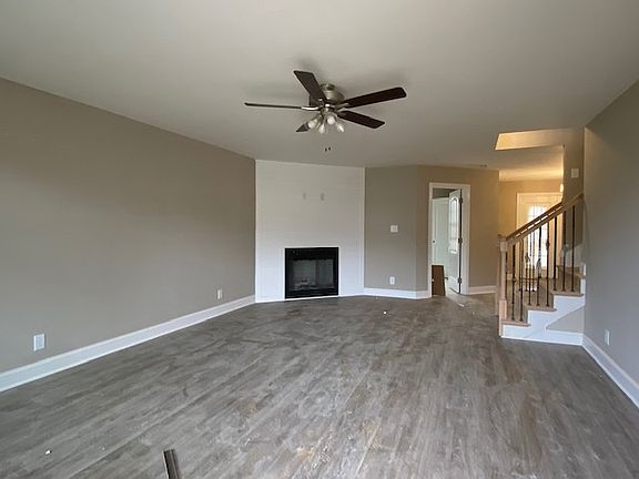 2nd image of 132 Glenstone Blvd