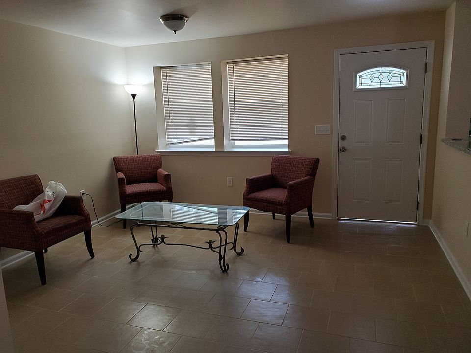 2nd image of 50 E Hodges Ave