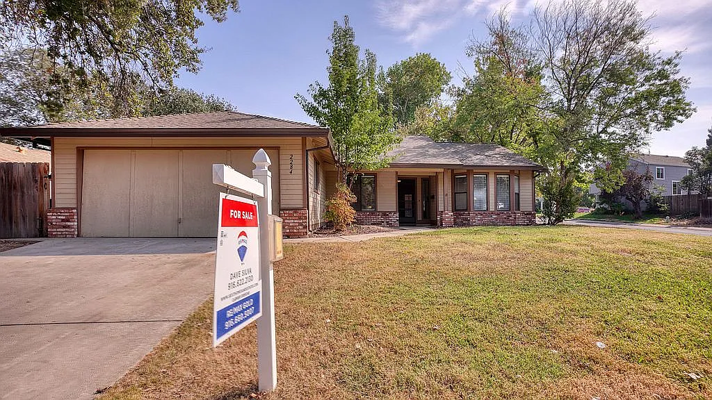 2284 Americana Dr photo 1