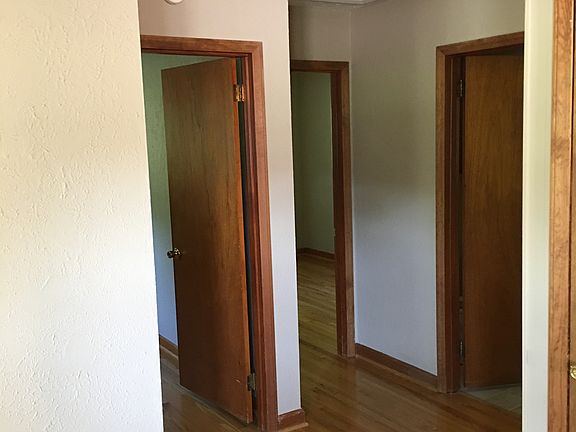 4th image of 124 Longview Ct