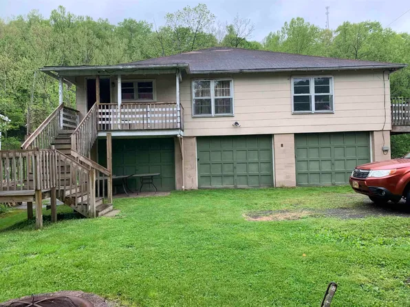 402 1/2 Main St, Fairview, WV 26570