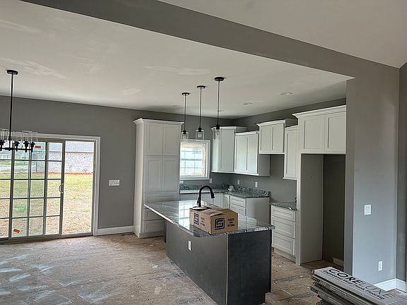 5th image of 378 Olympia Ct