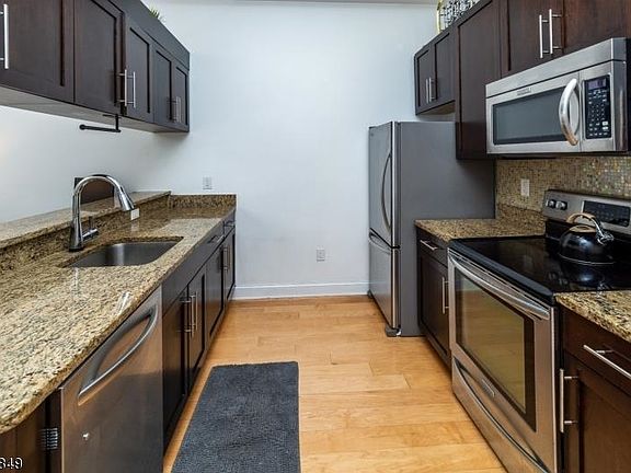 5th image of 102 Tidewater St APT 1A