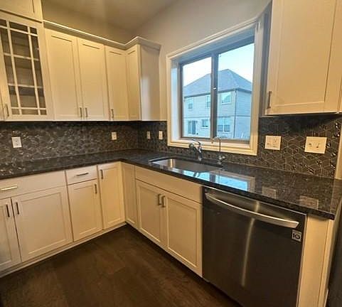 3rd image of 3536 Willoway Dr