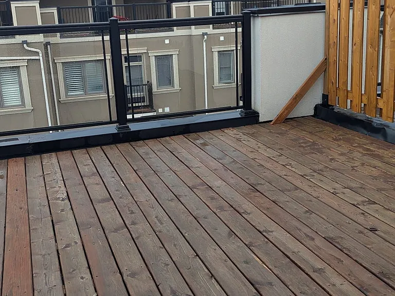 29 Adam Sellers St E — Photo 3