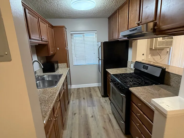 127 S Adams St — Photo 11