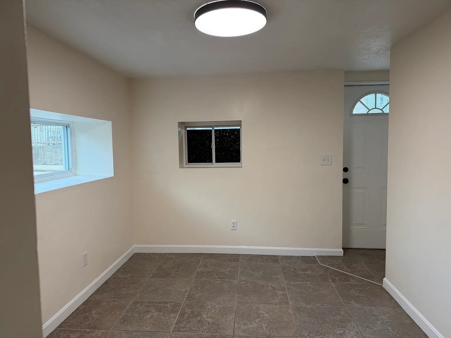 2 bed, 700 sqft, $1,700 — Photo 1