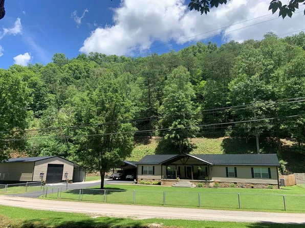 204 Gardner Frk, Shelbiana, KY 41562