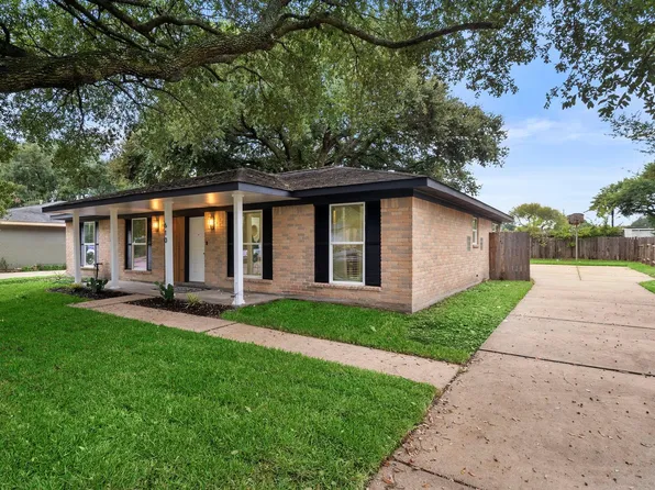 610 Acapulco Village Dr, Humble, TX 77338