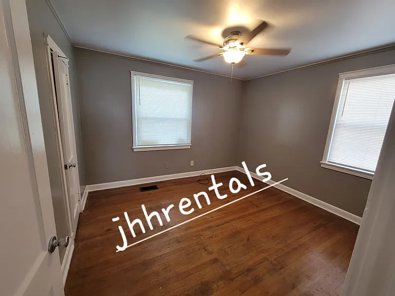 2600 Locust St — Photo 5