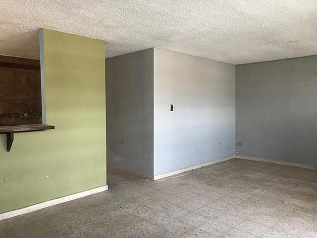 2nd image of W16 Calle 26