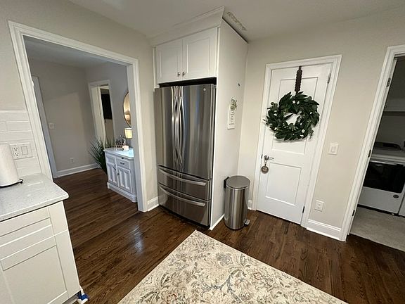 2nd image of 3000 Richfield Dr