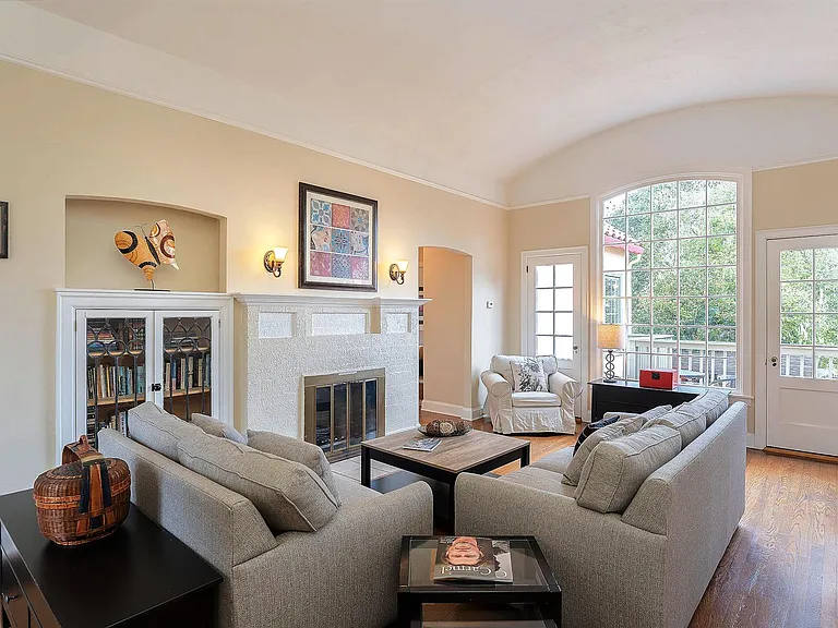 938 Lighthouse Ave — Photo 9