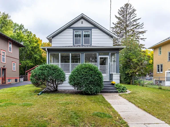 805 11th St S, Fargo, ND 58103