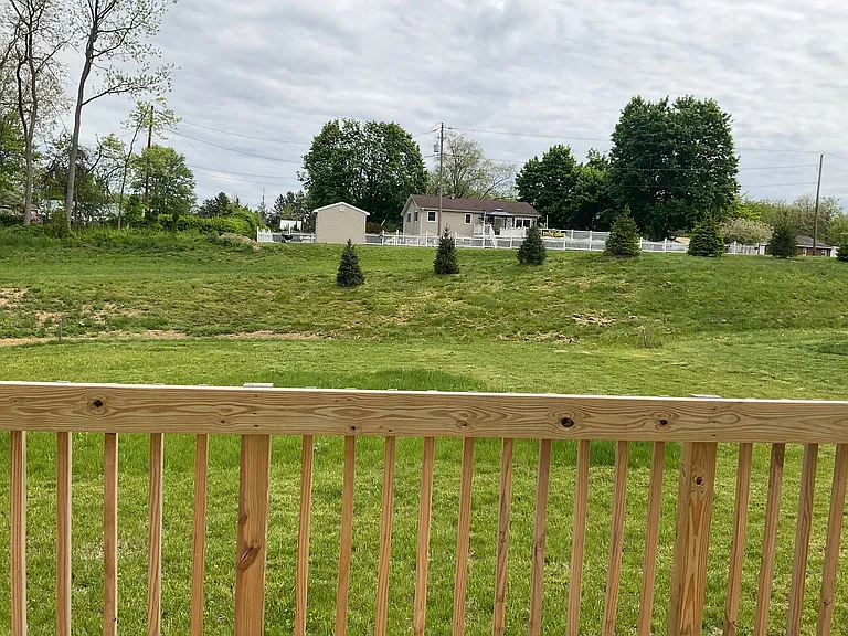 301 Reserve Ln — Photo 8