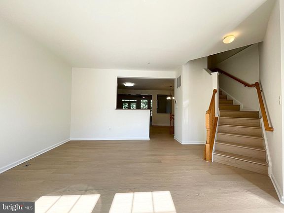 2nd image of 3544 Winthrop Ln