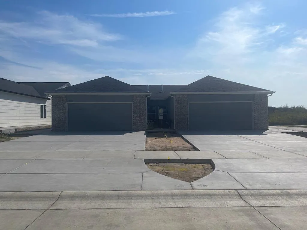 5220 North Cypress Street - 1 — Photo 4