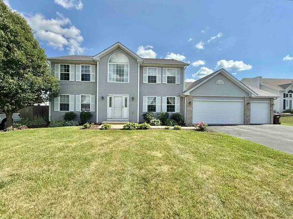 388 Red Fox Dr, Davis Junction, IL 61020