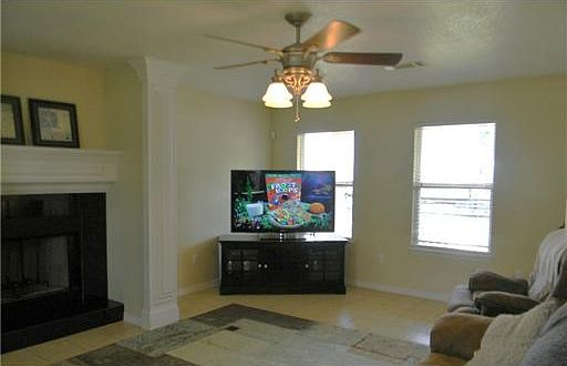4th image of 2408 Highland Dr