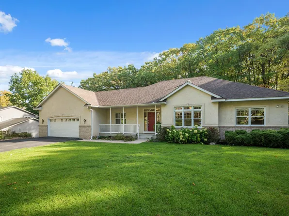 320 Magnolia Ln N, Plymouth, MN 55441