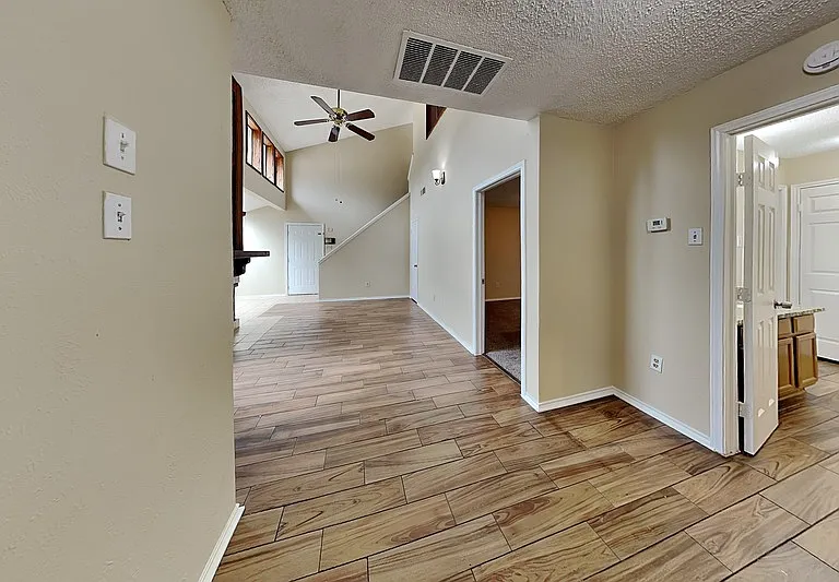 9600 Royal Ln #301 — Photo 8