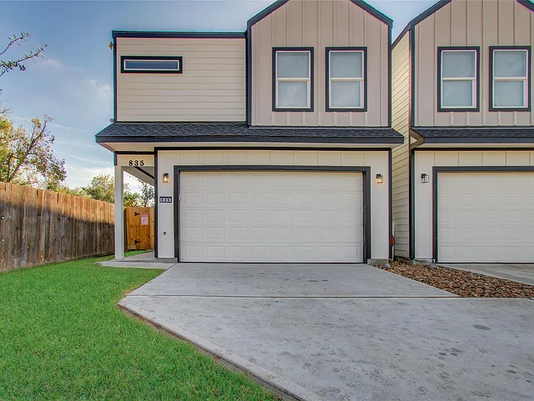 835 S Victory Dr — Photo 4