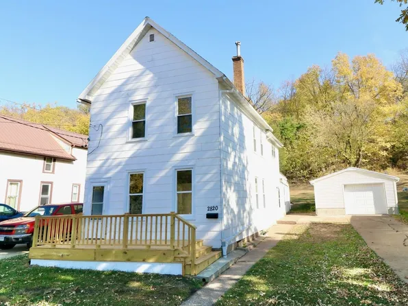 2820 Pinard St, Dubuque, IA 52001