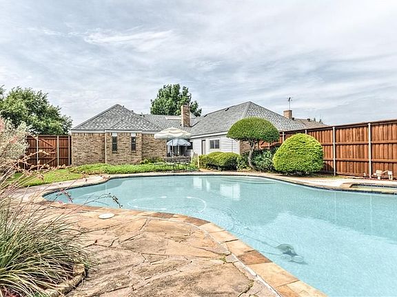 3rd image of 605 Fieldwood Cir