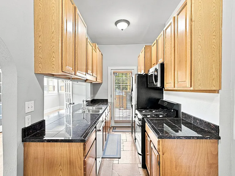 1640 N Downing St #103 — Photo 10