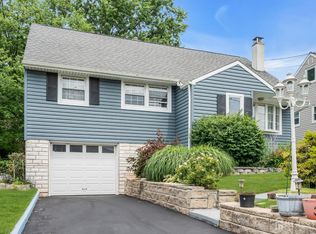 21 McGuire St, Metuchen, NJ 08840