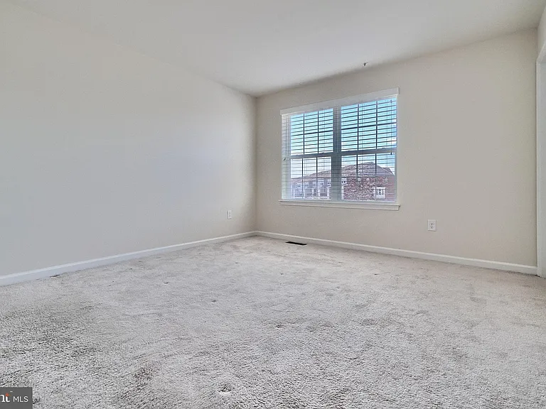 8016 Blue Stream Dr — Photo 16