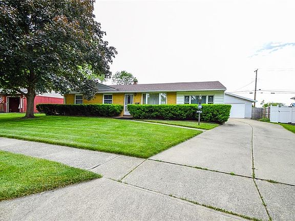 4th image of 446 Randler Ave