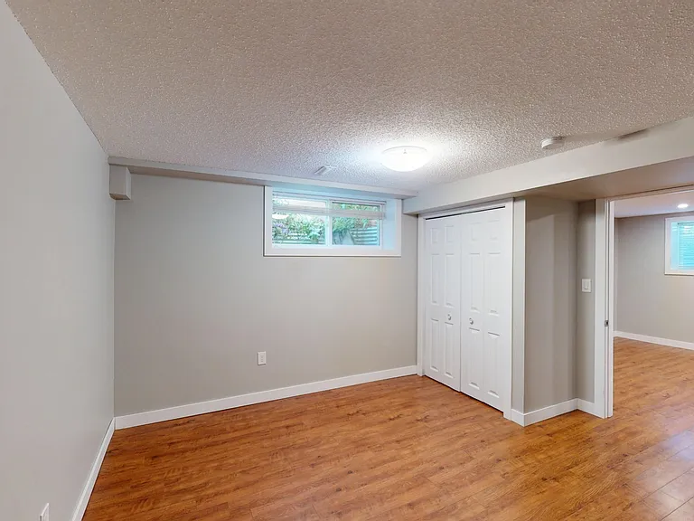 316 60th St SE — Photo 8