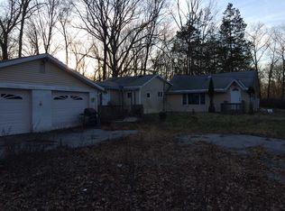 16 Horns Park Rd, Hyde Park, NY 12538