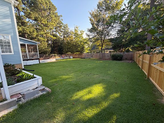 4th image of 8009 Mackenzie Ct