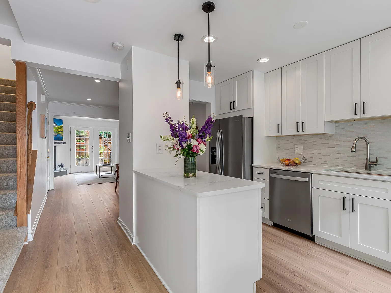 4 bed, 3.5 bath, 2250 sqft, $6,000 — Photo 3