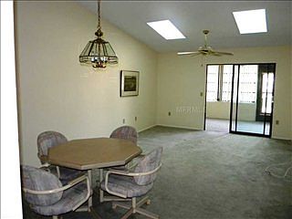 3rd image of 2602 Oak Cir