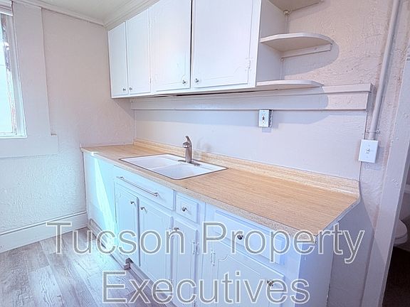 3rd image of 234 E 32nd St Unit 15