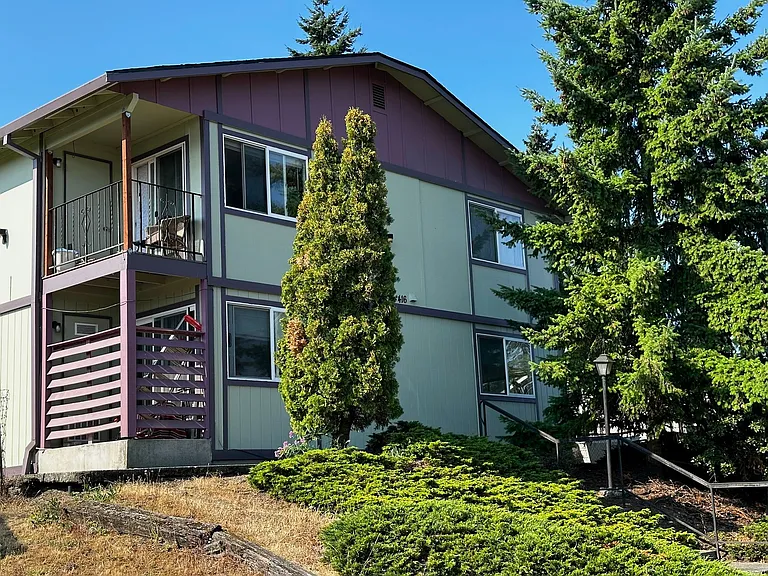Luminous & Spacious apartments with Private Balcony in Tacoma — Photo 2