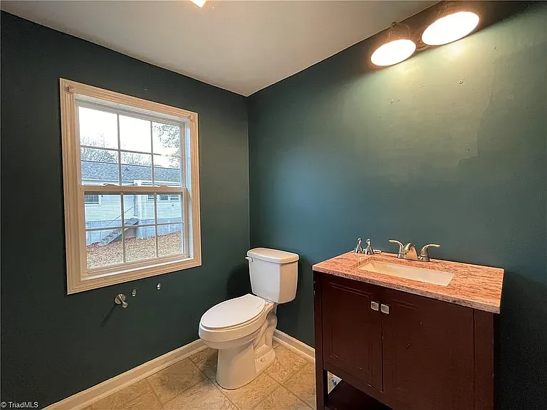 2053 W Clemmonsville Rd — Photo 13