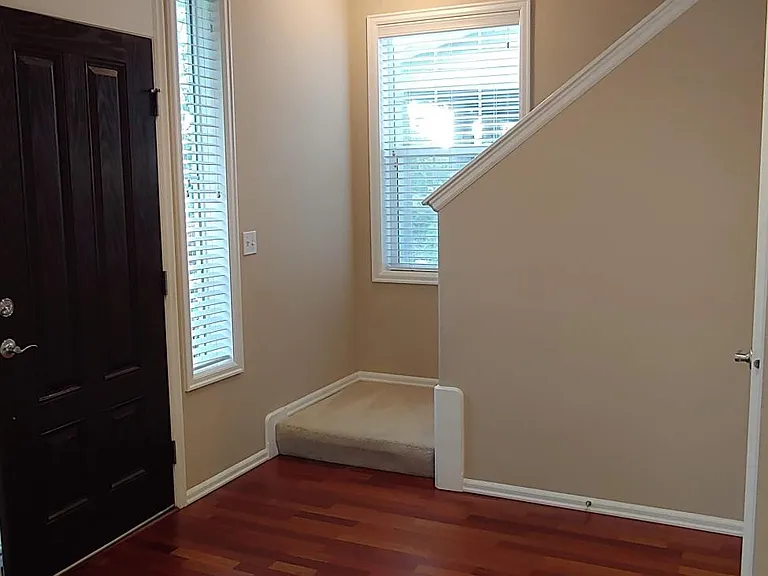 831 SE Bayshore Cir — Photo 3