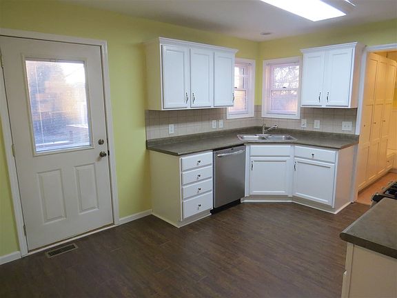 3rd image of 58350 Debra Dr