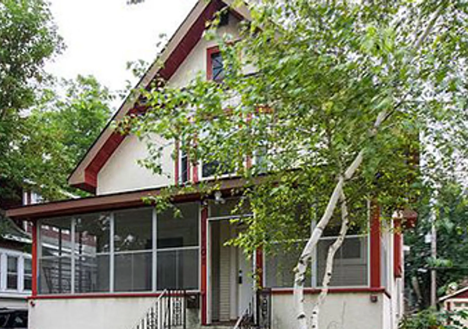 5-Bedroom House Close to U of M Campus — Photo 1