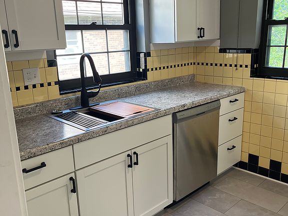 3rd image of 3330 Felicity Dr #2