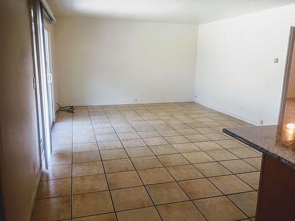 2nd image of 121 W Hamilton Ave