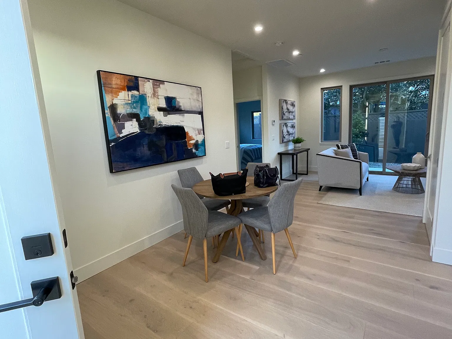 2 bed, 790 sqft, $4,500 — Photo 2