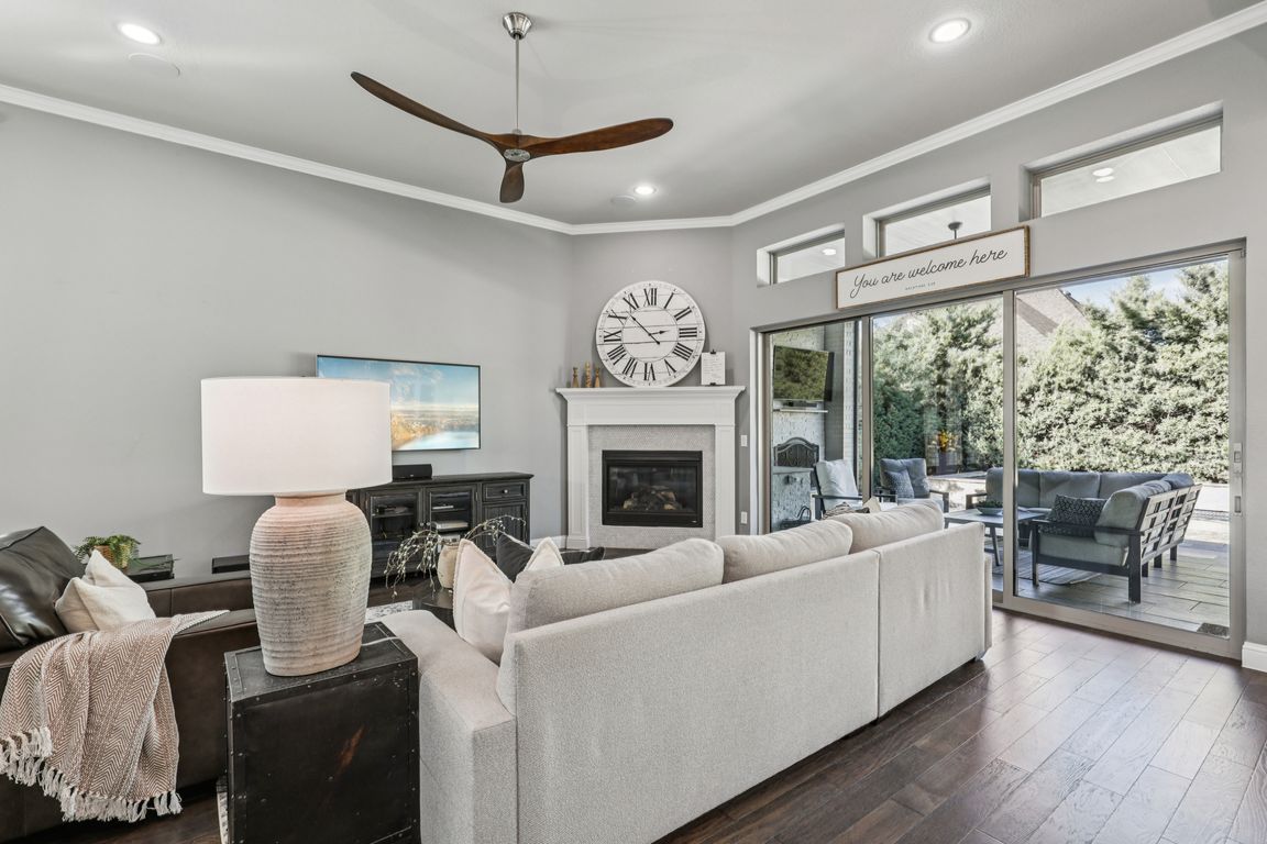 next background image